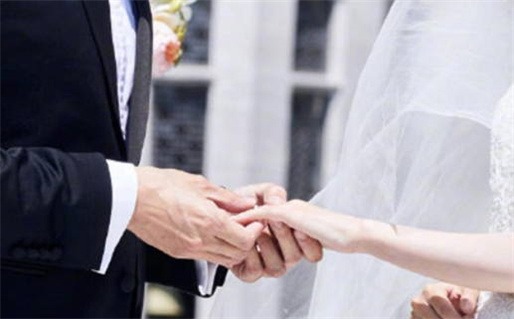为什么结婚不能选金色秀禾 婚礼三套衣服一般顺序